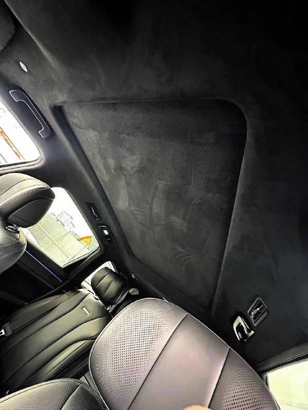 Перетяжка потолка в черный цвет